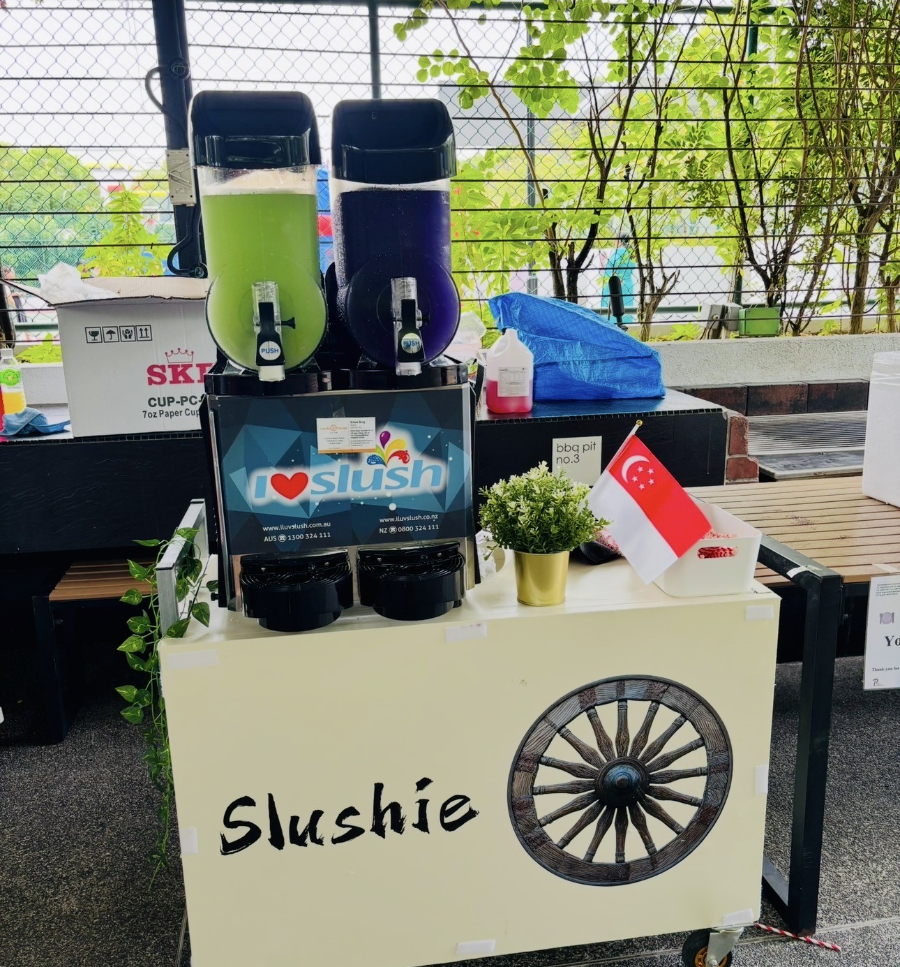 Ice slushie smoothie station